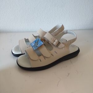 Propet Women's Cream Sandals